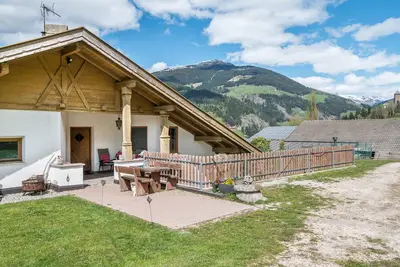 Image de Appartement \"Stofnerhof Neu\" avec vue sur les montagnes, jardin partagé et Wi-Fi