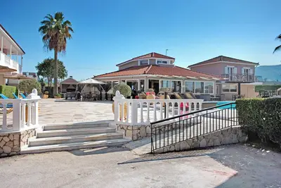 Image de Appartement \"Paradise Zante Apartment 2\" avec piscine partagée et Wi-Fi