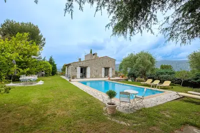 Image de Villa 'Cyprès Bleu' avec piscine privée, terrasse privée et Wi-Fi