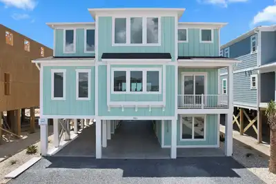 Image de New Construction 8 Bedroom, 8 Bathroom Oceanfront Home w/ Pool!
