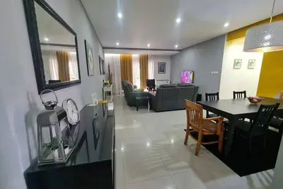 Image de Immaculate 3-Bed Apartment in Kilamba, luanda