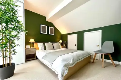 Image de Charming home near Gatwick Airport
