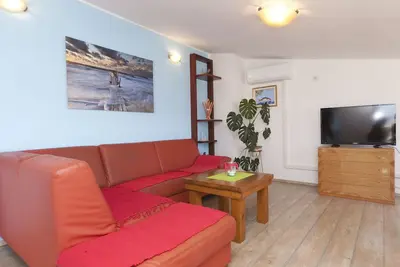 Image de Nice and comfortable apartment 2 min walk from beach