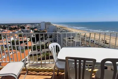 Image de Appartement 2 Chambres en Bord de Mer avec Vue, Proche Commerces