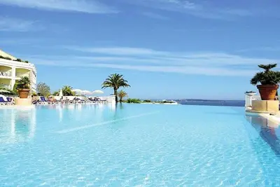 Image de Studio cabine avec vue mer, piscine et parking à Cannes la Bocca