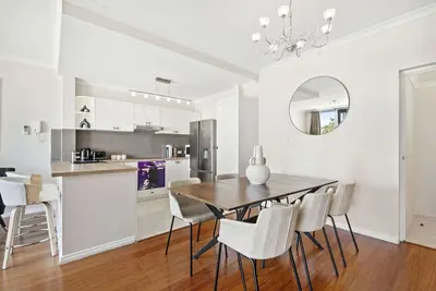 Image de East Perth Luxe Penthouse | Views & Style