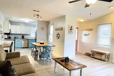 Image de Beautiful beach cottage in Little River!