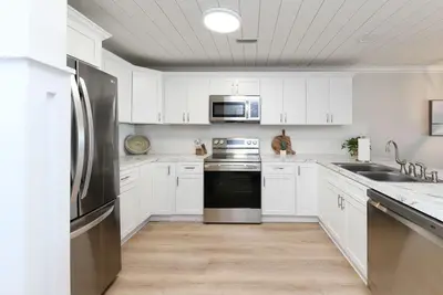 Image de Oceanfront 2 Br Condo with Shared Pool! Dolphin Cay 303