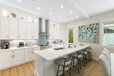 Image de Available for Summer! Community Pool! Tram Service to Beach! Close to Rosemary Beach!