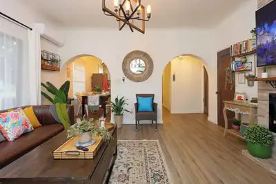 Image de Downtown Cozy Home 10. mins drive to Disneyland
