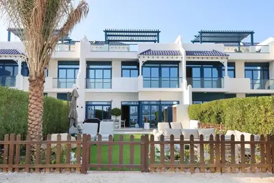 Image de Livbnb - Beachfront 4+1 Villa in Palma Residences