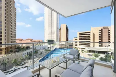 Livbnb- Spacious 3br in Marina, Steps to the Beach