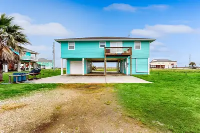 Image de Gulf-front home with water view, deck, patio, Bbq, Ac, & W/D - dog-friendly