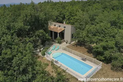 Image de La Petite Chaume maison avec dépendance pour 8 personnes, piscine privée