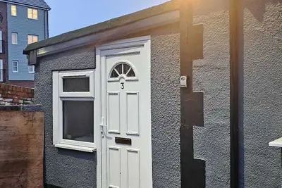 Image de Serene Stay with Private Bathroom and Kitchen at West Bromwich