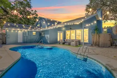 Image de Entire Home in Seminole! 5 minutes from the beach!