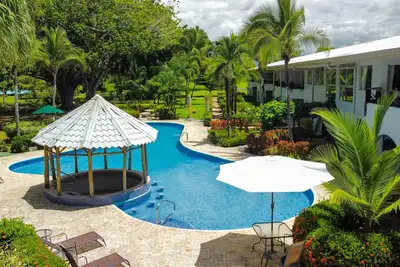 Image de Poolside Oasis near Manuel Antonio! Ac/WiFi/Tennis