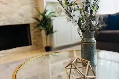 Image de Spacious and gracious home!