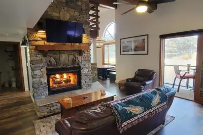 Image de Lakefront Mountain Retreat, Lake views, Newly Renovated, Dogs Welcome
