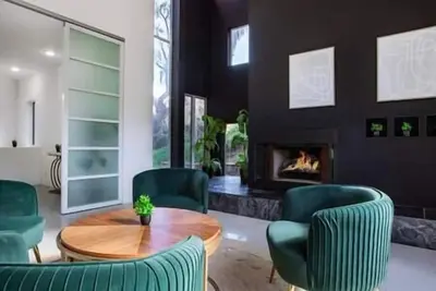 Image de Elite Retreat! Hot Tub, Arcade, & Theater. 6 Beds!