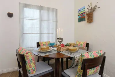Image de Vibrant Living 1b1b 10 mins. drive to Disneyland