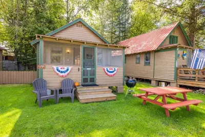 Image de Historic Adirondack Cottage, Just Steps Away from the Beautiful 4th Lake Here at Stiefvater's Lakeside Cottages!
