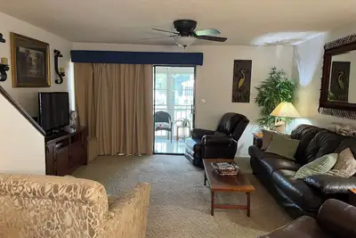 Image de Riverbend - 2 Bedroom waterfront condo with spectacular views! !