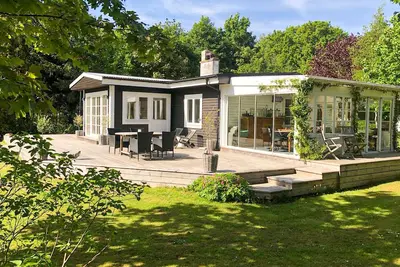 Image de Superbe maison à Hjärnarp avec jacuzzi