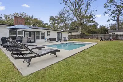 Image de Rising Tides Hideaway! Heated Pool! ! !