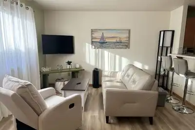 Image de Beach Lake Michigan King Bed Pet Friendly