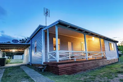 Image de Charming Renovated 3 Bedroom Murrurundi Cottage Circa 1910 With Mountain Views!