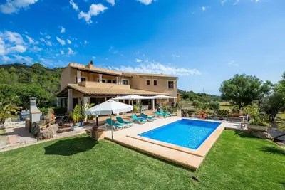 Image de Maison de campagne 'Sa Creu Vella Ses Ancores' avec piscine privée, Wi-Fi et climatisation