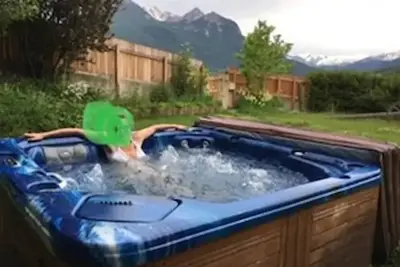 Image de Maison 4 chambres avec jardin et jacuzzi