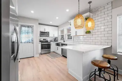 Image de Just Renovated 3br Steps to the Beach