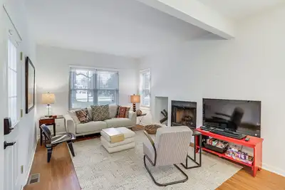 Image de Walk to Lake Michigan - South Haven Condo!
