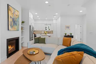 Image de Downtown Lux Townhouse 3Bd 4Ba 2 King Bed Garage
