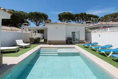 Image de La Perla Costera - Beautiful house with private pool near the sea and free Wifi.