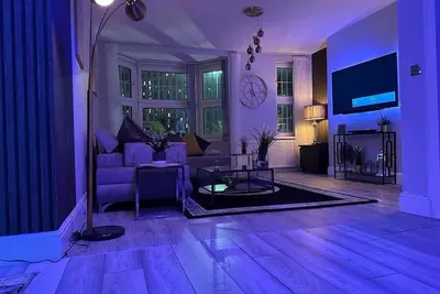 Image de Lush Jacuzzi Apartment with Balcony