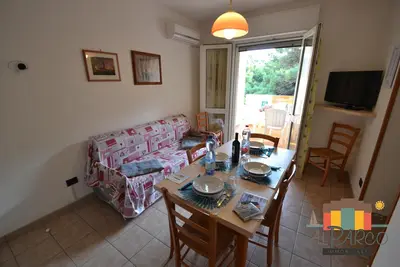Apartment 2 bedrooms and pinewood view P2 42