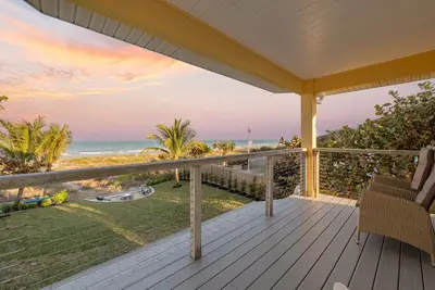 Image de Luxury Oceanfront Retreat | Sleeps 14 | Private Game Room, Sun Decks & Direct Beach Access | Cocoa Beach, Fl
