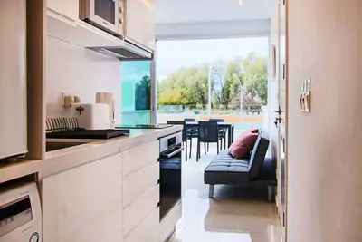 Image de Phaedrus Living: Seaside Luxury Flat Harbour 102