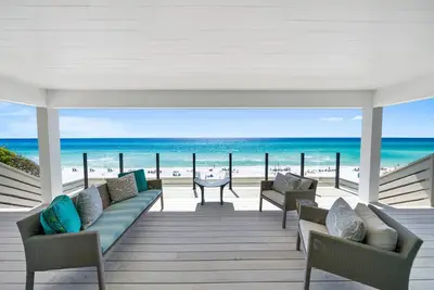 Image de \"Dream On\" | Beachfront | Golf cart & 4 Bikes Included | Gulf Front Private Pool