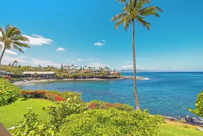 Image de Oceanfront, updated, clean, modern. Great reviews!