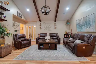 Image de A Place 2Remember near Lsu & New Orleans, it's an increasingly charming home!