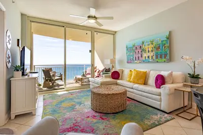 Image de 1Br 2Ba + Bunks @ Aqua, Close to Pier Park! Beach Chairs Included!