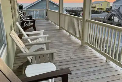 Image de 4br/2ba 2nd Row with Ocean Views just Steps from Beach - Family Beach Paradise