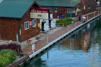 Image de Torch Lake, Torch River Shack stay where Torch Lake Sandbar fun begins.