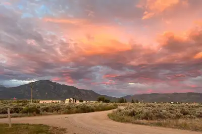 Image de Family-friendly condo with easy access to all things outdoorsy.