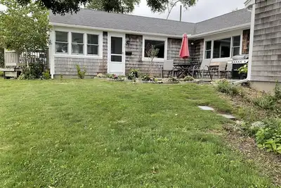 Image de Awalkaway : Beach house on Lewis Bay! Harbor views, walk to beaches & town!