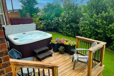 Image de Luxury Getaway - Hot Tub, Game Room, Arcade, Pet-Friendly, Minutes to Fiesta Tx